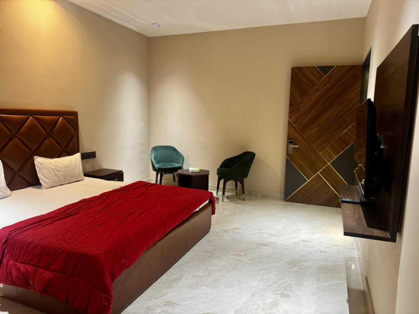 The Pearl Hotel Sirsa Eksteriør billede